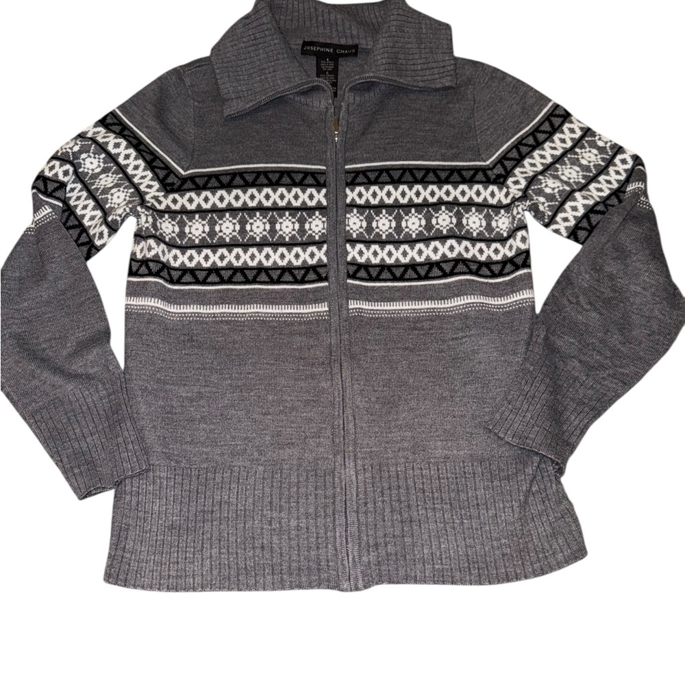 Josephine Chaus Gray and Black Patterned Sweater